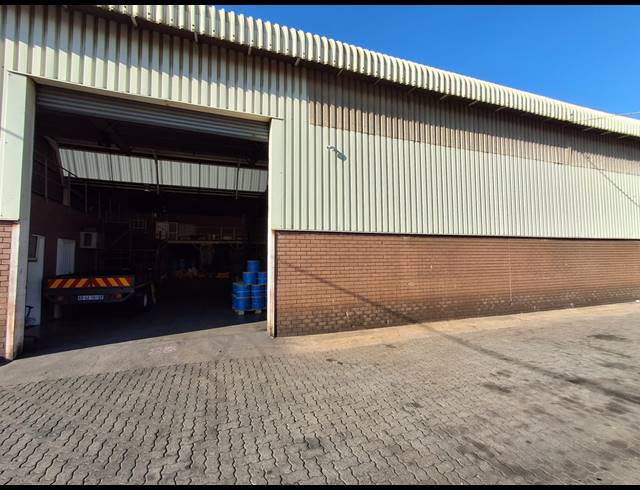 1,000M² WAREHOUSE TO LET IN HERIOTDALE